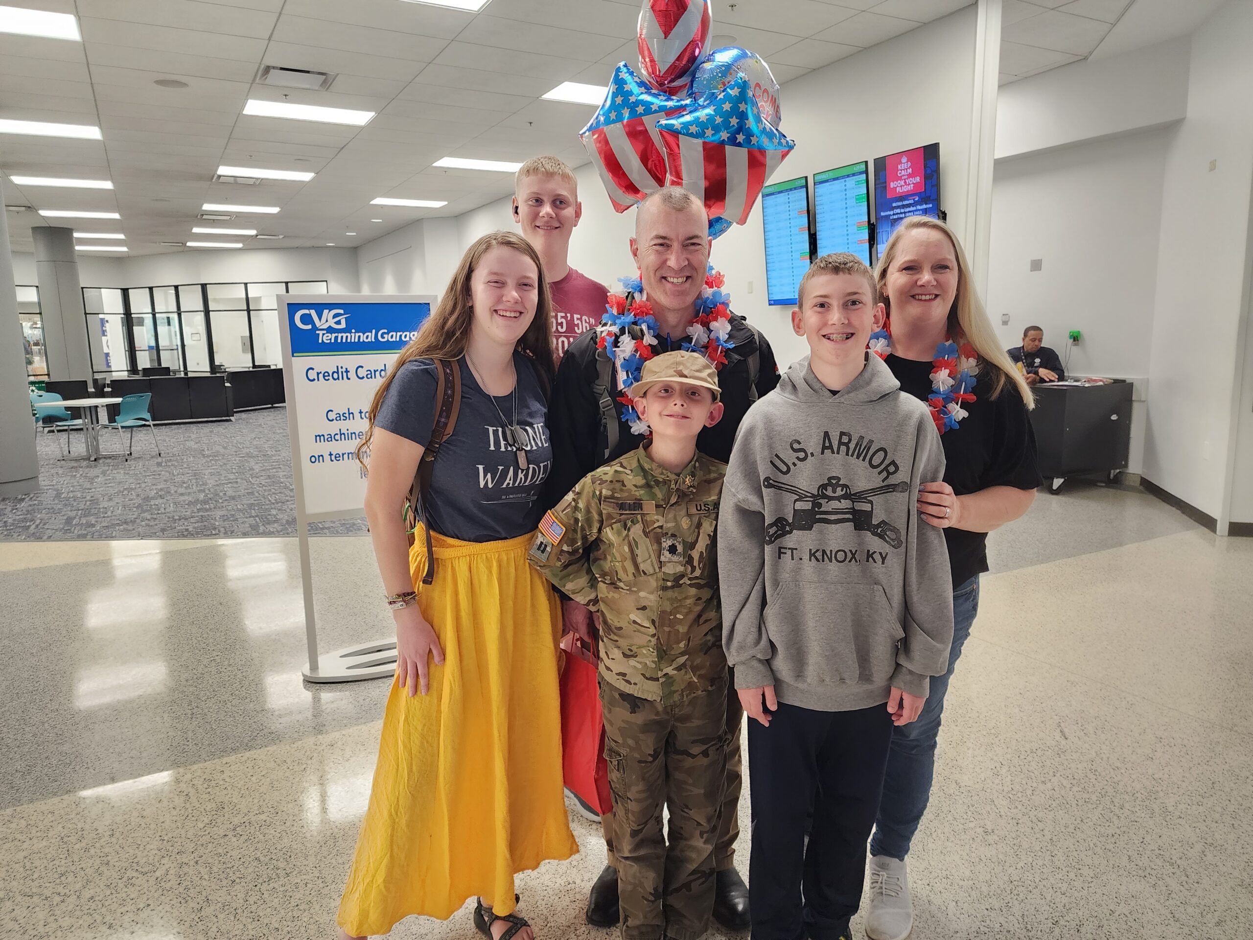 CKC Maura Allen and Family - Dad Deployment Homecoming