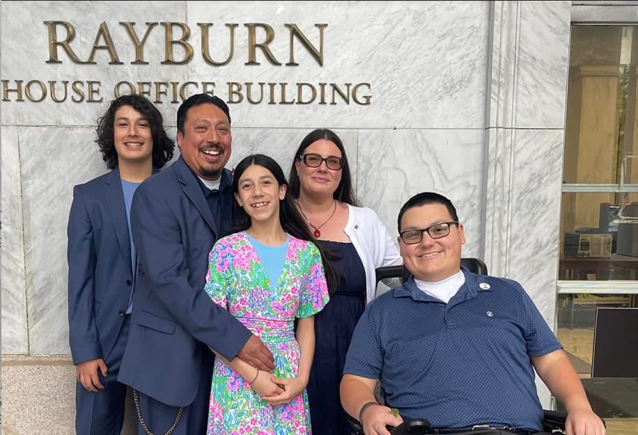 CKC 2025 - Alejandro Laguna with Family - HHHA2 CKC 2025 - Alejandro Laguna with Family - HHHA2